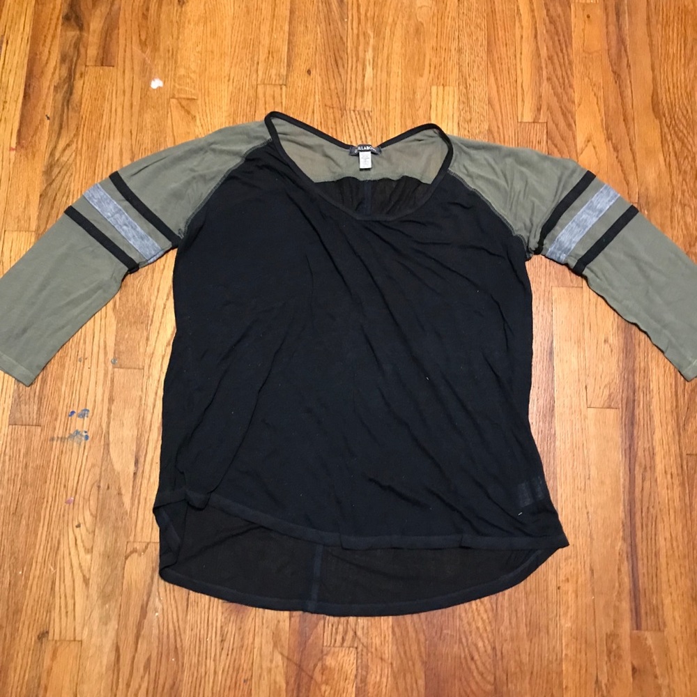 Billabong Women’s baseball tee